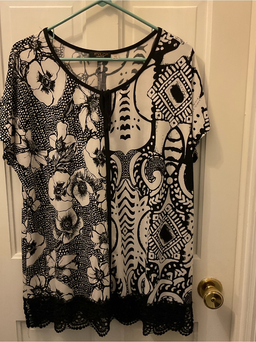 FYLO Black & White Floral and Geometric Lace-Hem Tunic